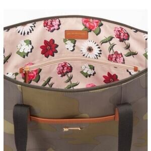Stella & Dot Camoflage Rose Floral Tote Bag Large Expandable Camo 19x12x5 Zipper